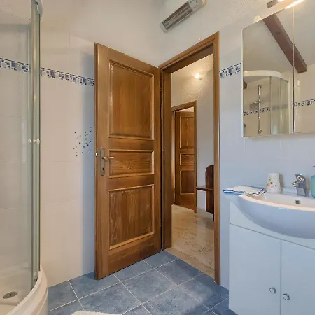 Vikendica Bozac - Roj417 By Interhome *