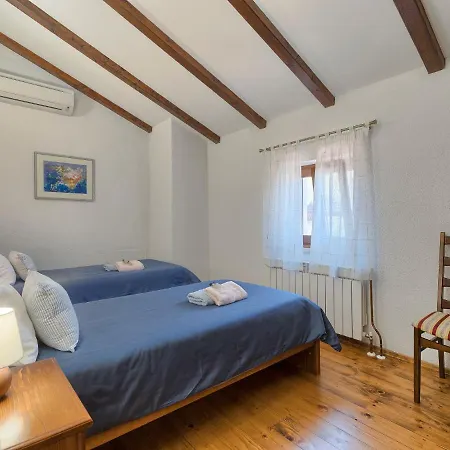 Bozac - Roj417 By Interhome *